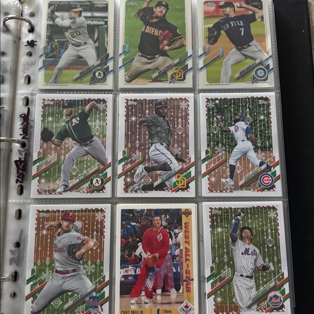 Lot  of 196 -Cards Black Binder of Mix Sport Cards - Picture 10 of 15